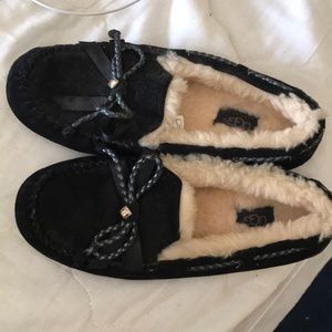 Black ugg moccasins